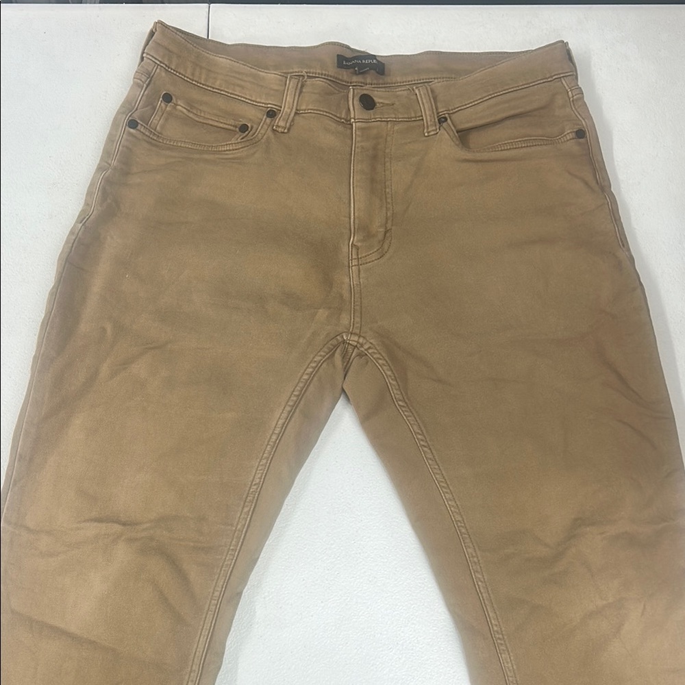 Banana Republic Traveler - Khaki